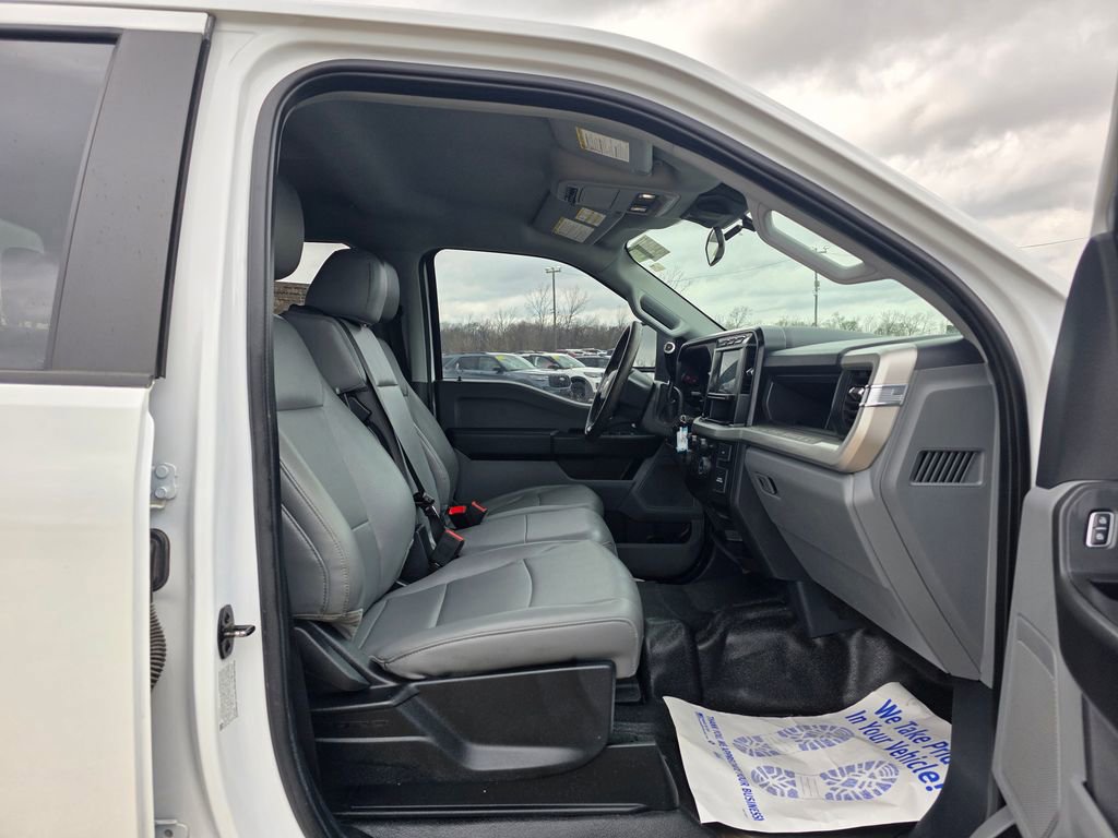 Used 2023 Ford F550 2WD Crew Cab Super Duty image 39