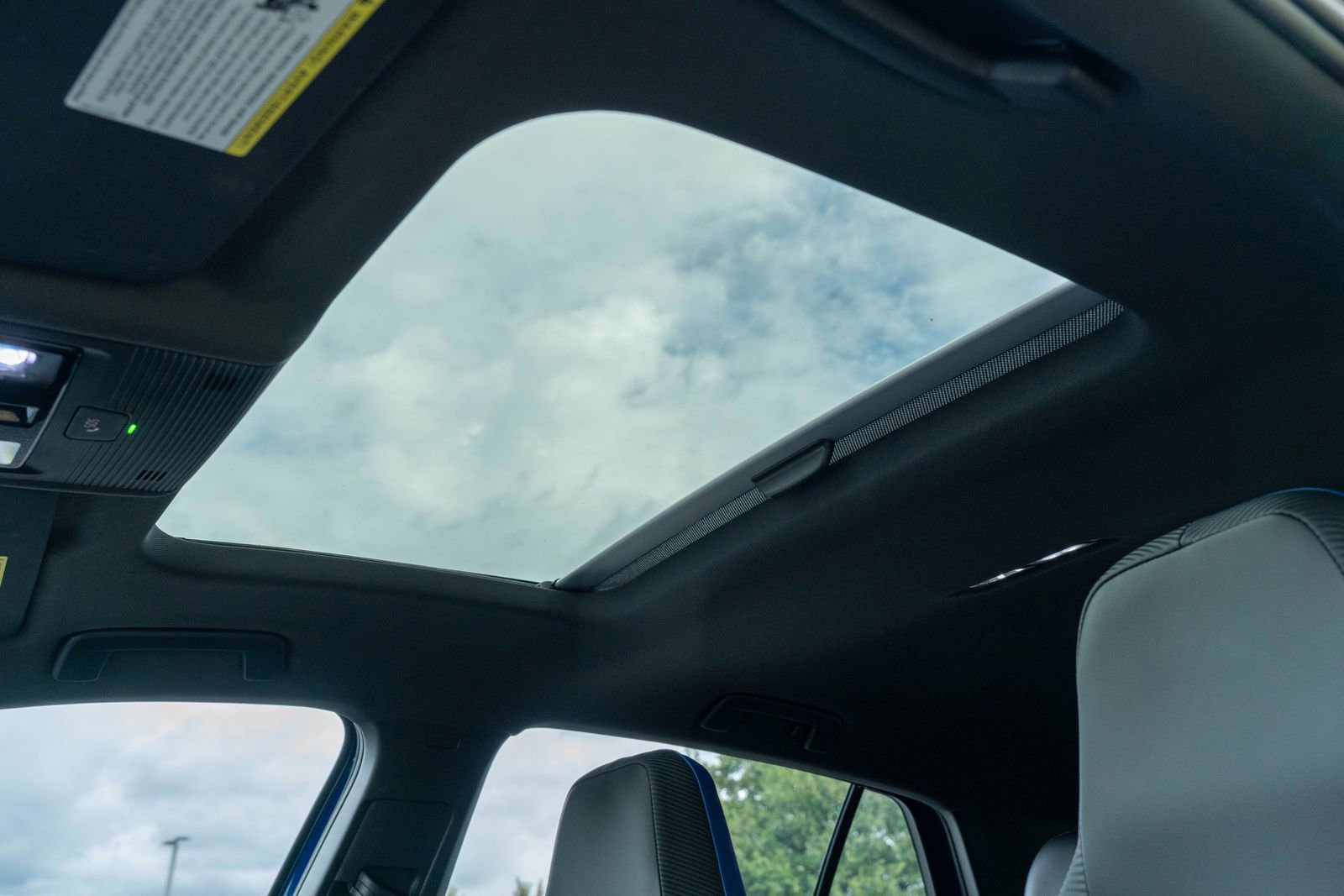 Used 2024 Volkswagen Golf R image 26