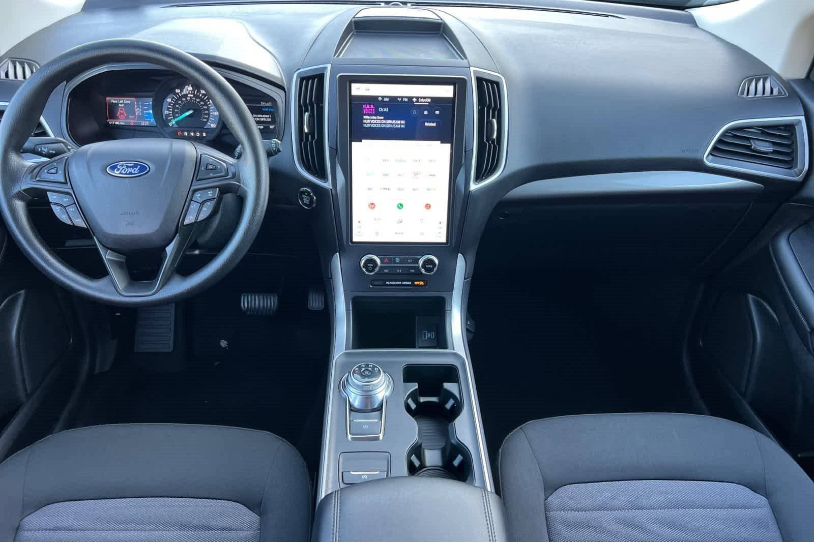 Certified 2024 Ford Edge SE w/ Black Appearance Package image 3