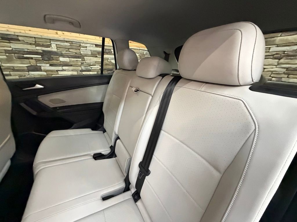 Used 2019 Volkswagen Tiguan SE w/ 3rd Row Seat Package AWD/4WD image 28