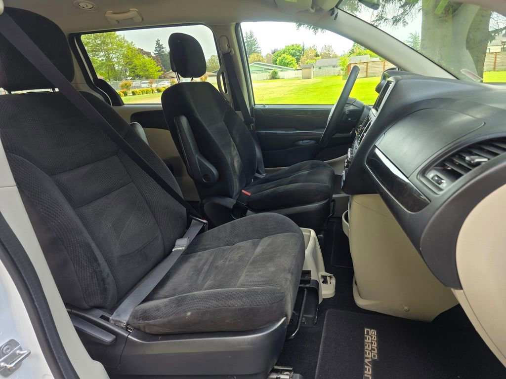 Used 2016 Dodge Grand Caravan SE w/ Quick Order Package 29E SE FWD image 18