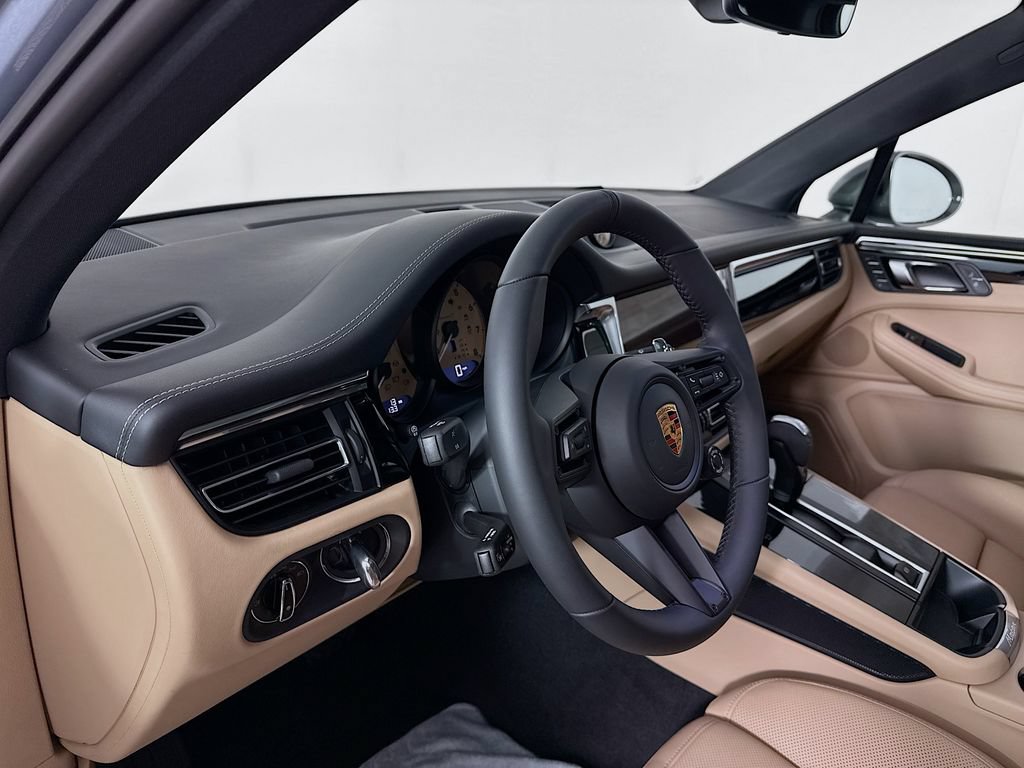 New 2026 Porsche Macan AWD/4WD image 4