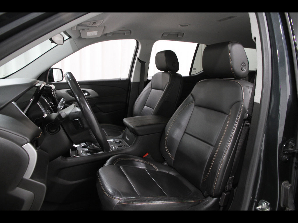 Used 2020 Chevrolet Traverse LT w/ Driver Confidence II Package image 5