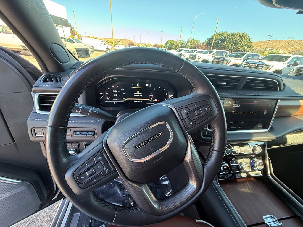Used 2023 GMC Yukon Denali Ultimate AWD/4WD image 12