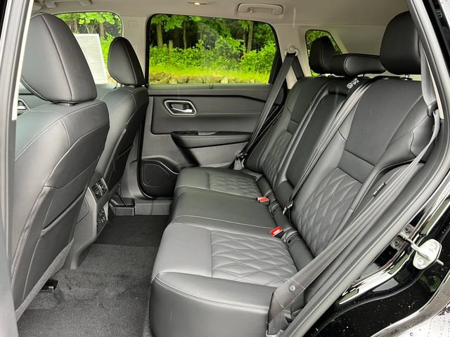 New 2026 Nissan Rogue Platinum w/ Platinum Premium Package AWD/4WD image 4