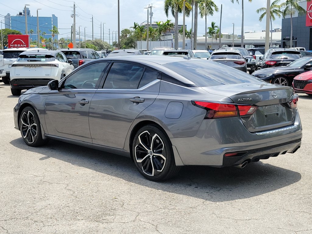 Certified 2023 Nissan Altima 2.5 SR FWD image 8