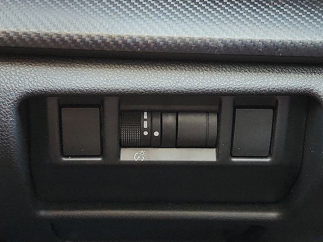 Certified 2025 Subaru Crosstrek 2.0i image 21