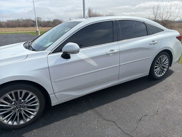 Used 2019 Toyota Avalon Limited w/ Advanced Safety Package image 2