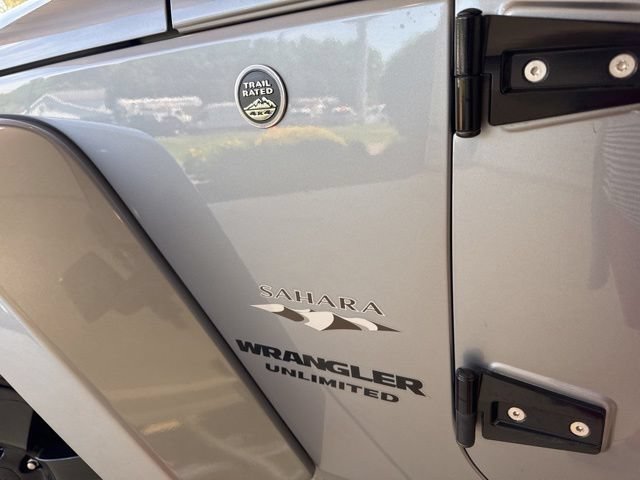 Used 2017 Jeep Wrangler Unlimited Sahara w/ Max Tow Package AWD/4WD image 32