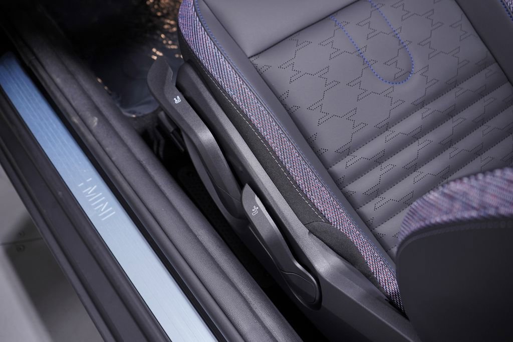 New 2026 MINI Cooper S FWD image 17