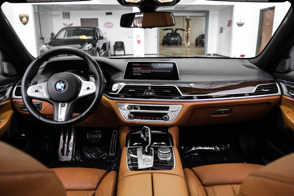 Used 2021 BMW 750i xDrive w/ M Sport Package AWD/4WD image 13