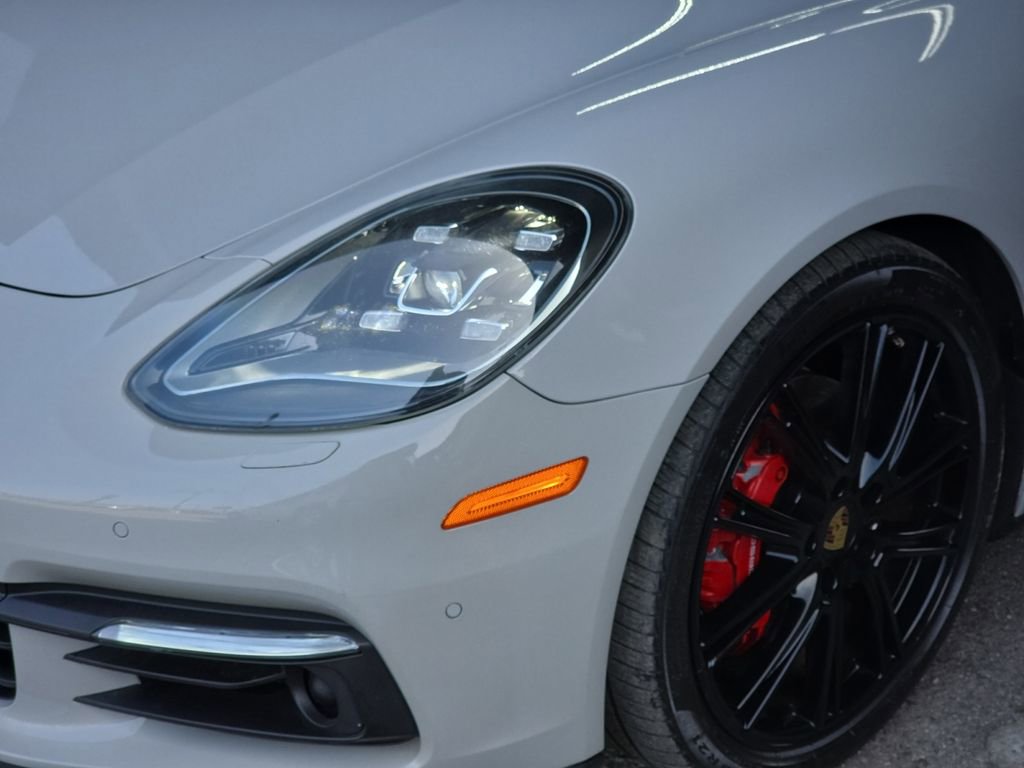 Used 2018 Porsche Panamera 4S w/ Premium Package Plus AWD/4WD image 32