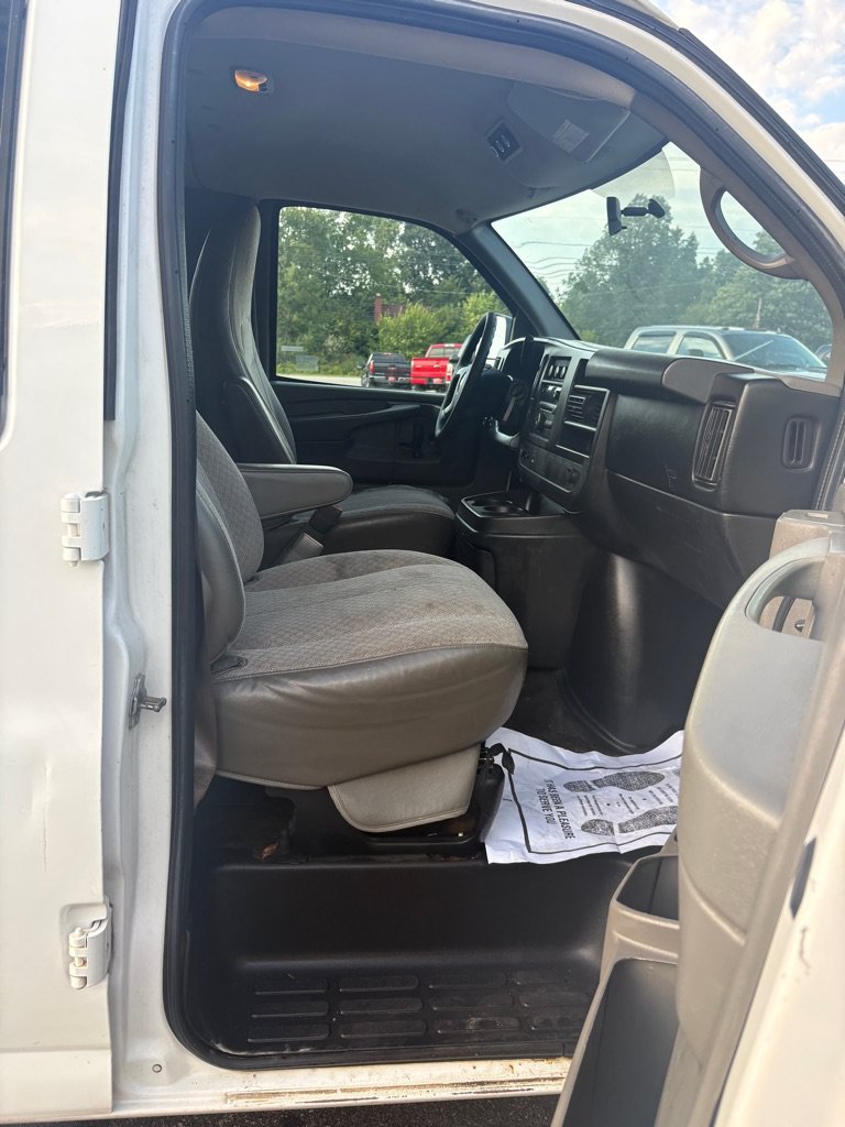 Used 2014 Chevrolet Express 3500 LT w/ LT Preferred Equipment Group RWD image 10