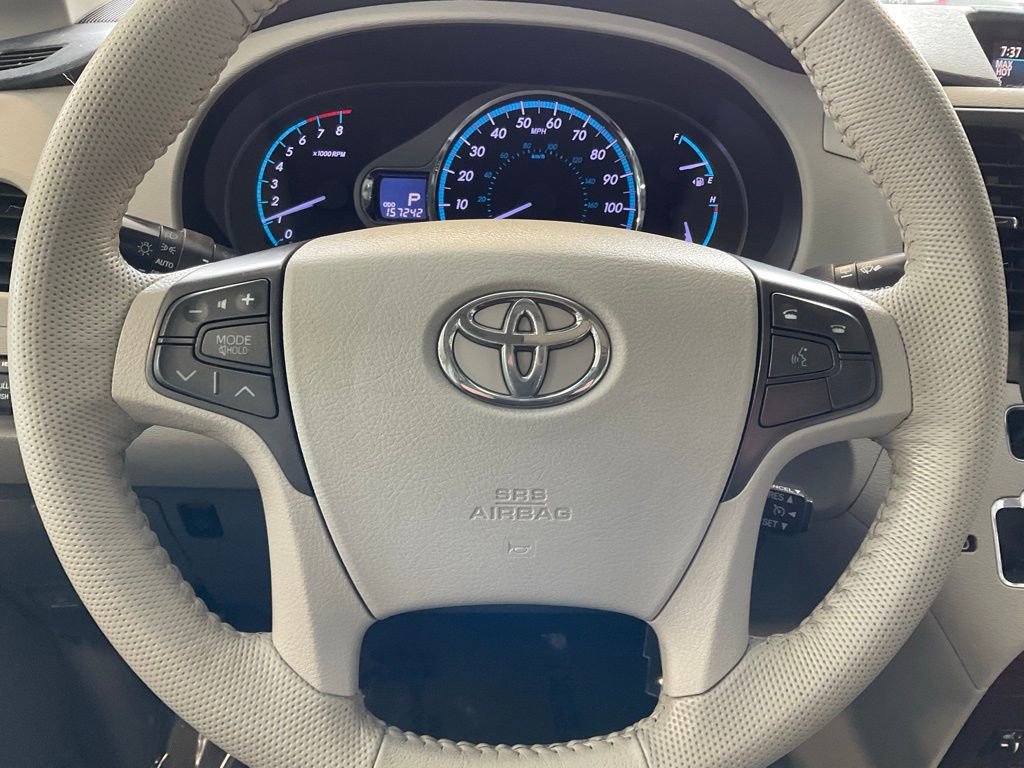 Used 2012 Toyota Sienna XLE image 11