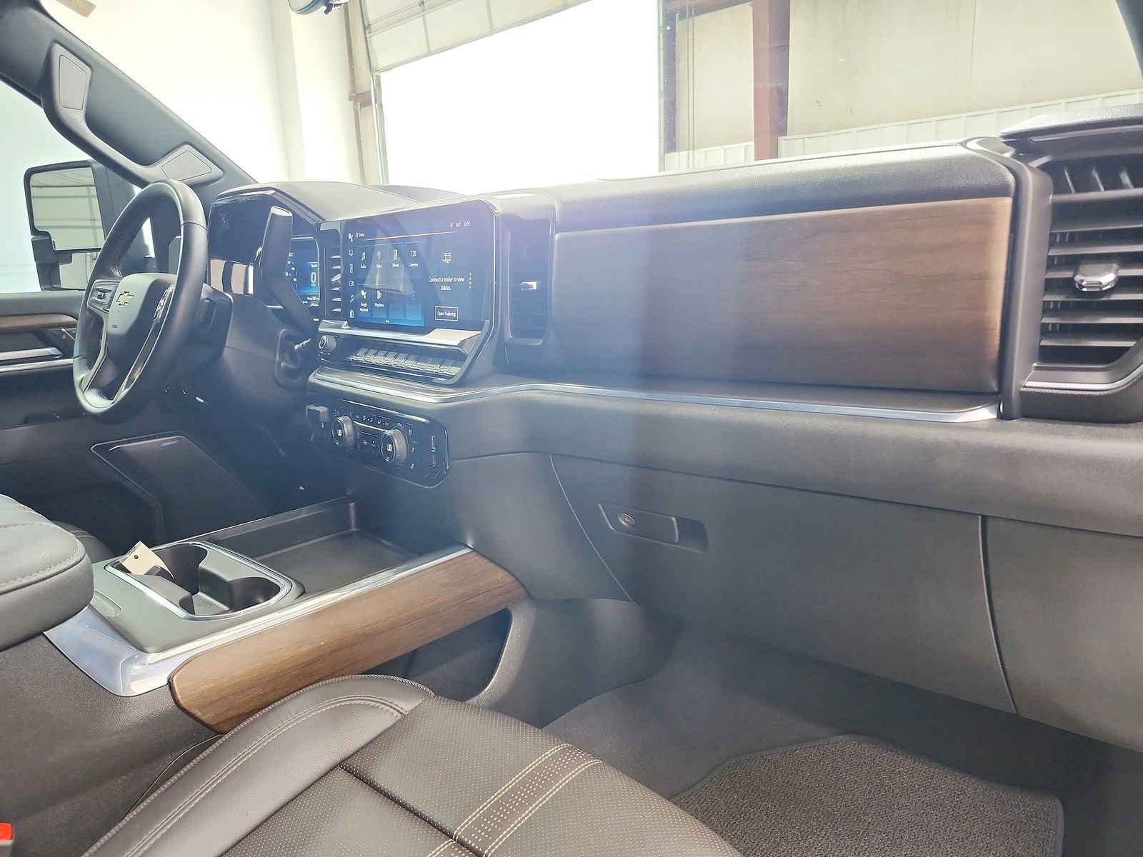 Used 2024 Chevrolet Silverado 2500 High Country w/ Technology Package image 40