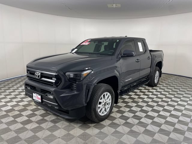 Used 2026 Toyota Tacoma SR5 AWD/4WD image 1
