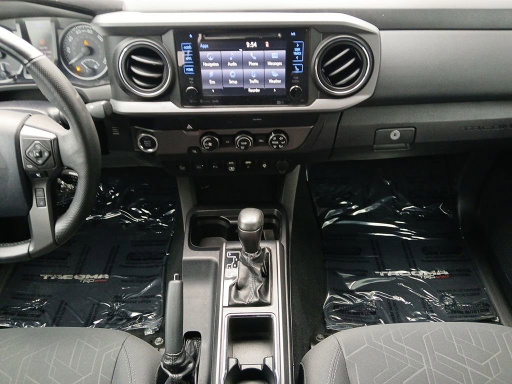 Used 2019 Toyota Tacoma TRD Sport w/ Technology Package RWD image 4
