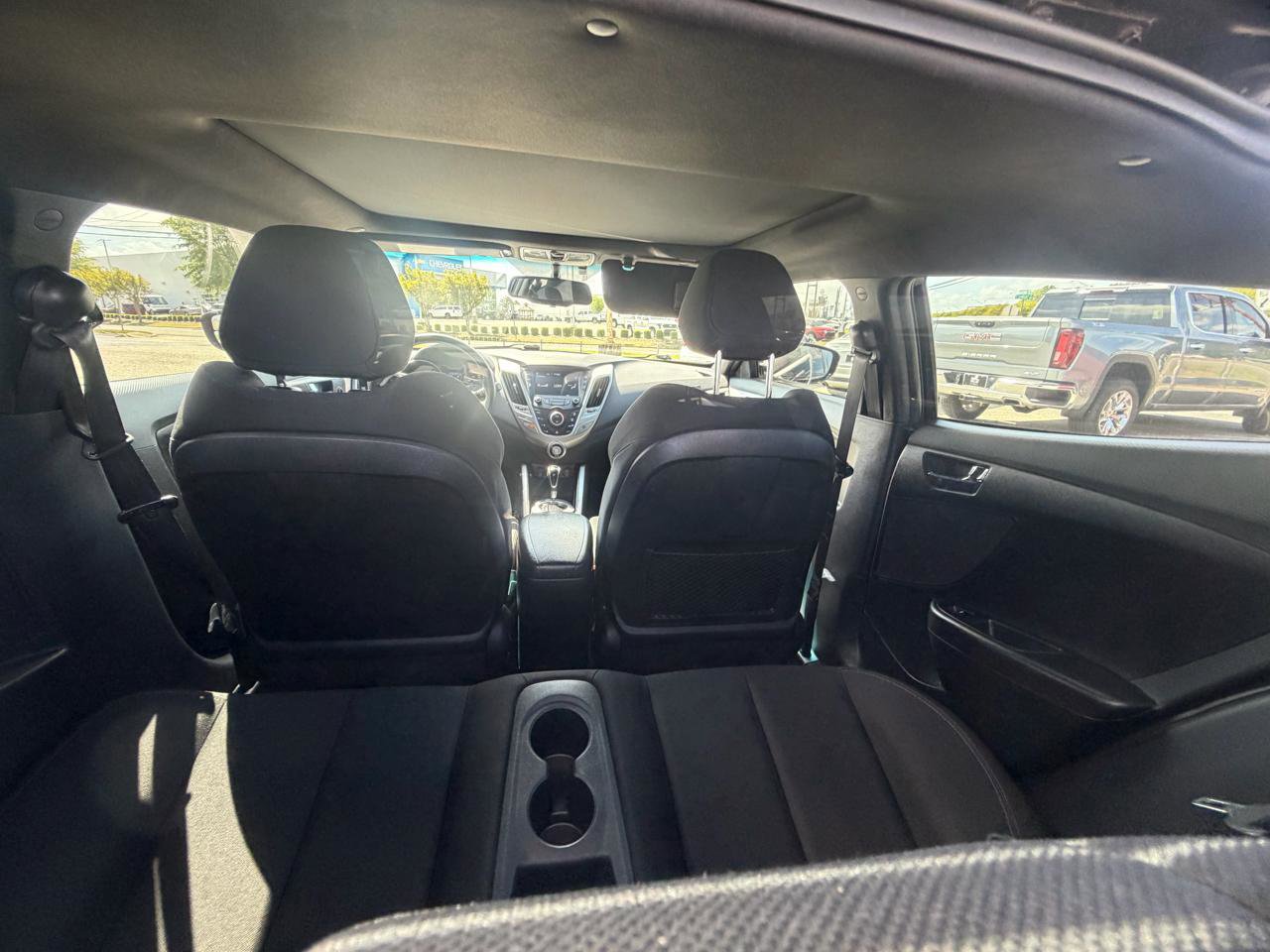 Used 2017 Hyundai Veloster Value Edition image 27