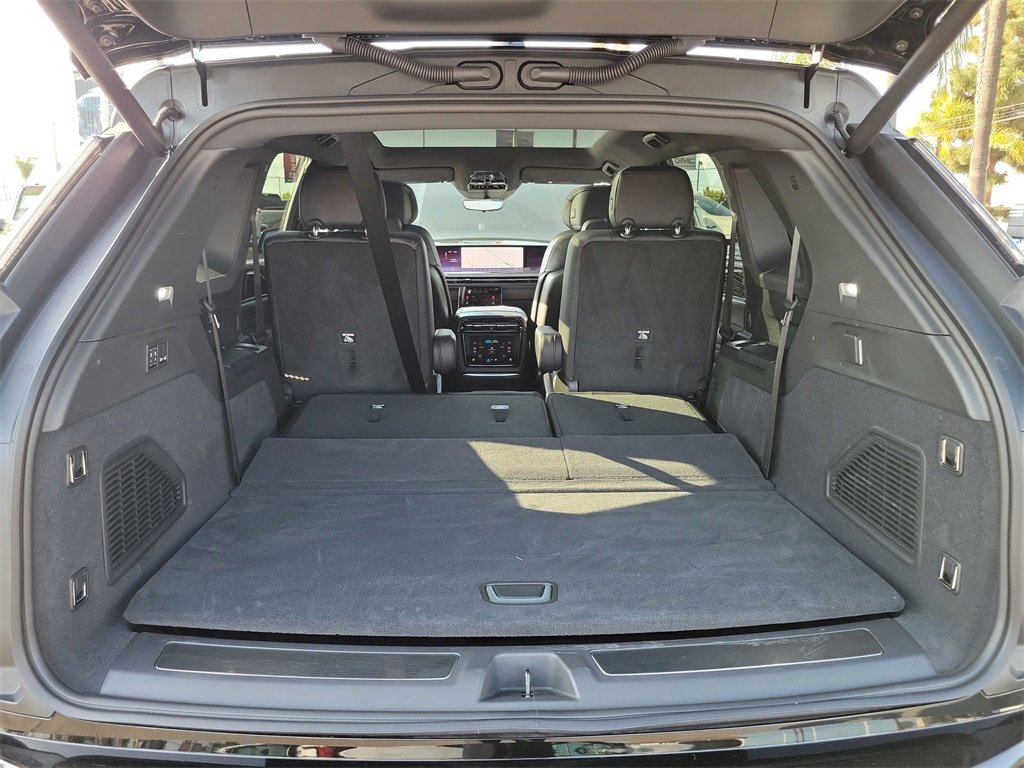 Used 2025 Cadillac Escalade IQ Sport 1 w/ LPO, ONYX Package image 24