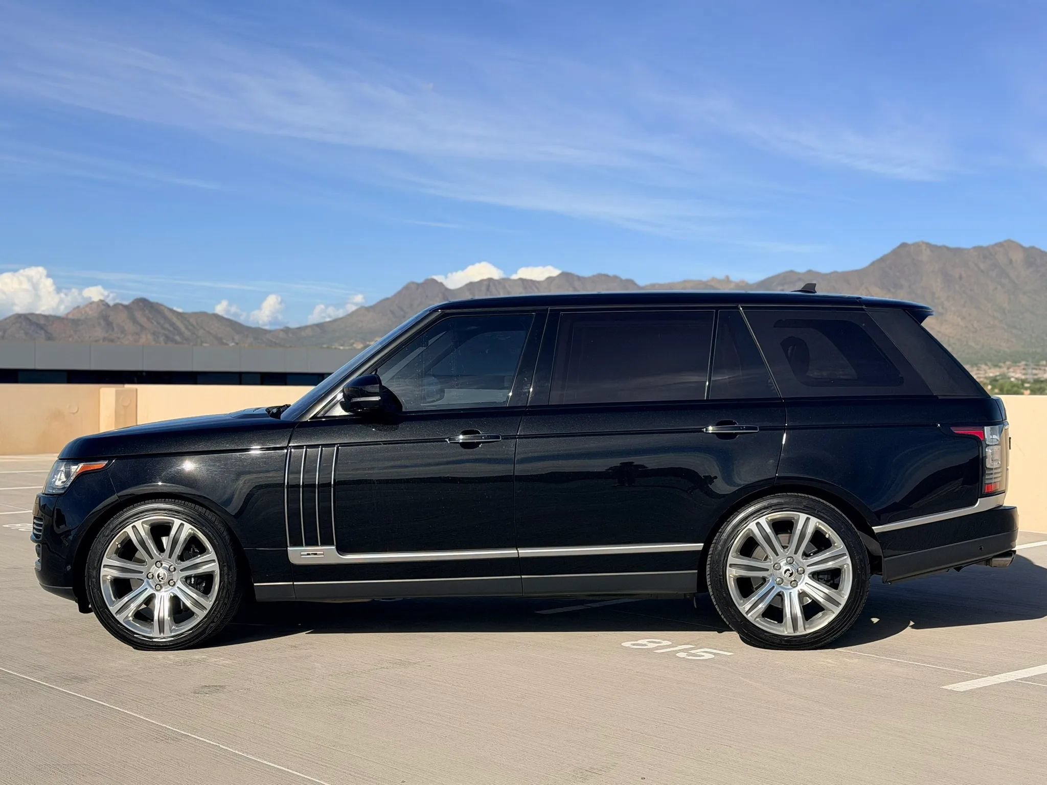 Used 2016 Land Rover Range Rover LWB SV Autobiography AWD/4WD image 9