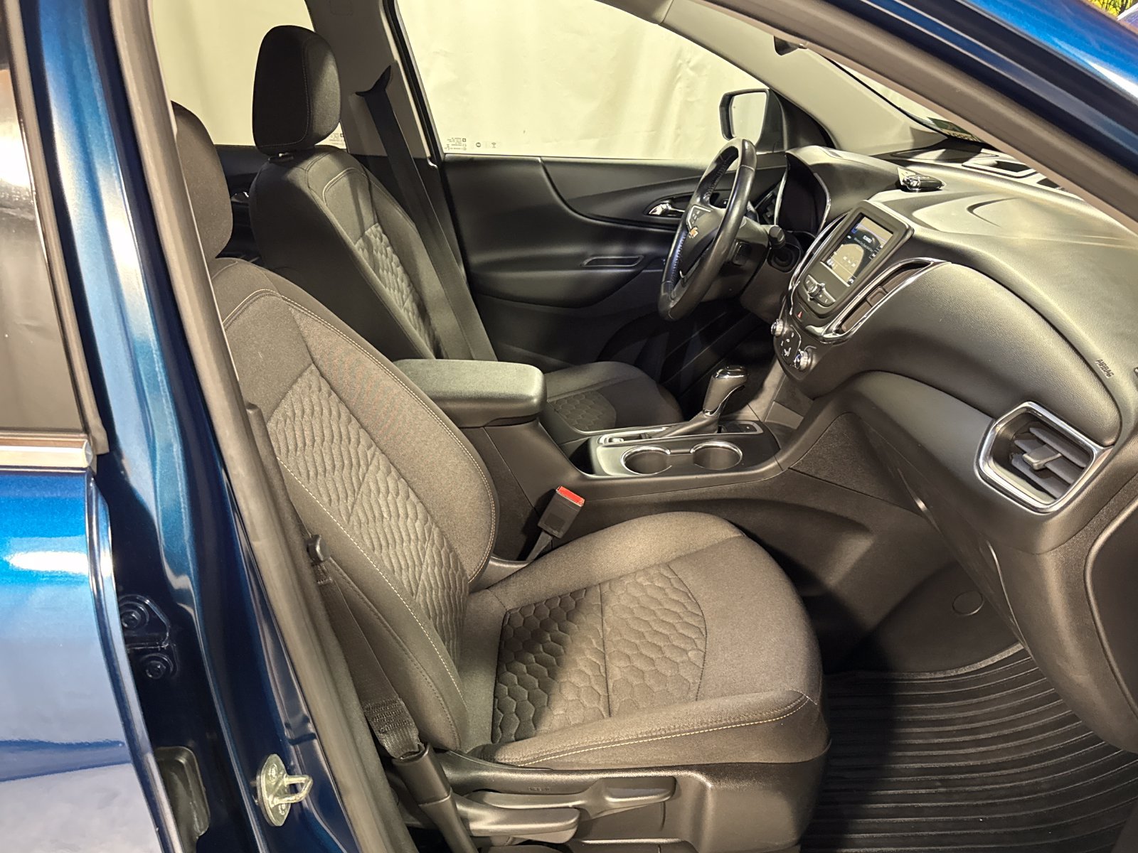 Used 2019 Chevrolet Equinox LT AWD/4WD image 27