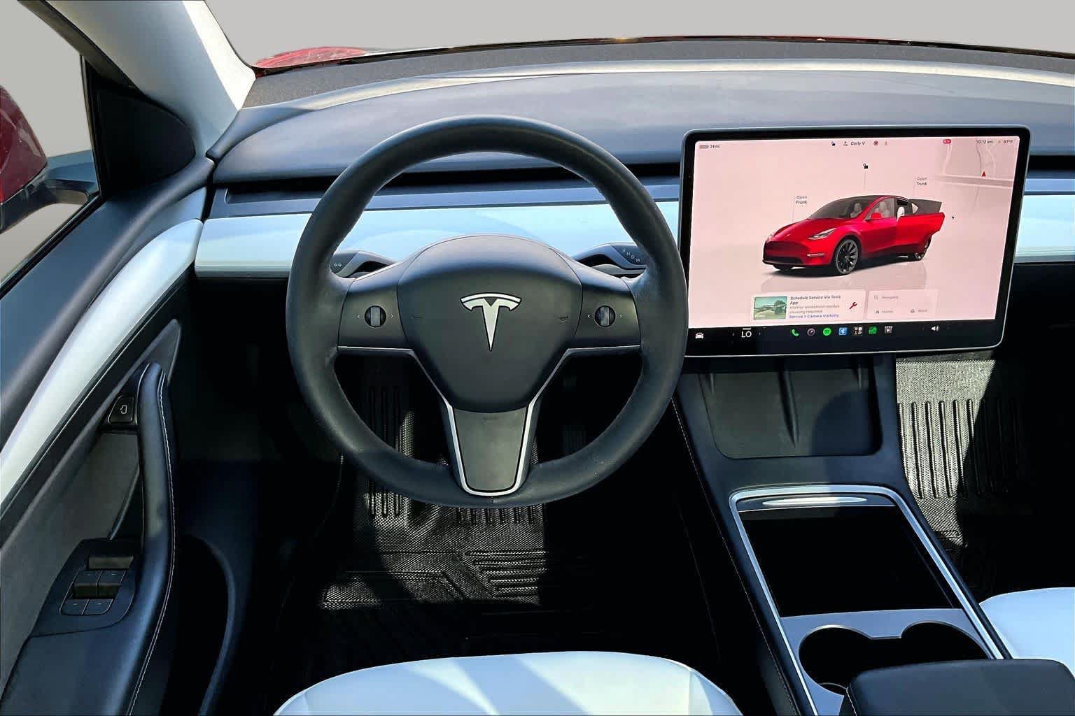 Used 2024 Tesla Model Y 2WD image 5