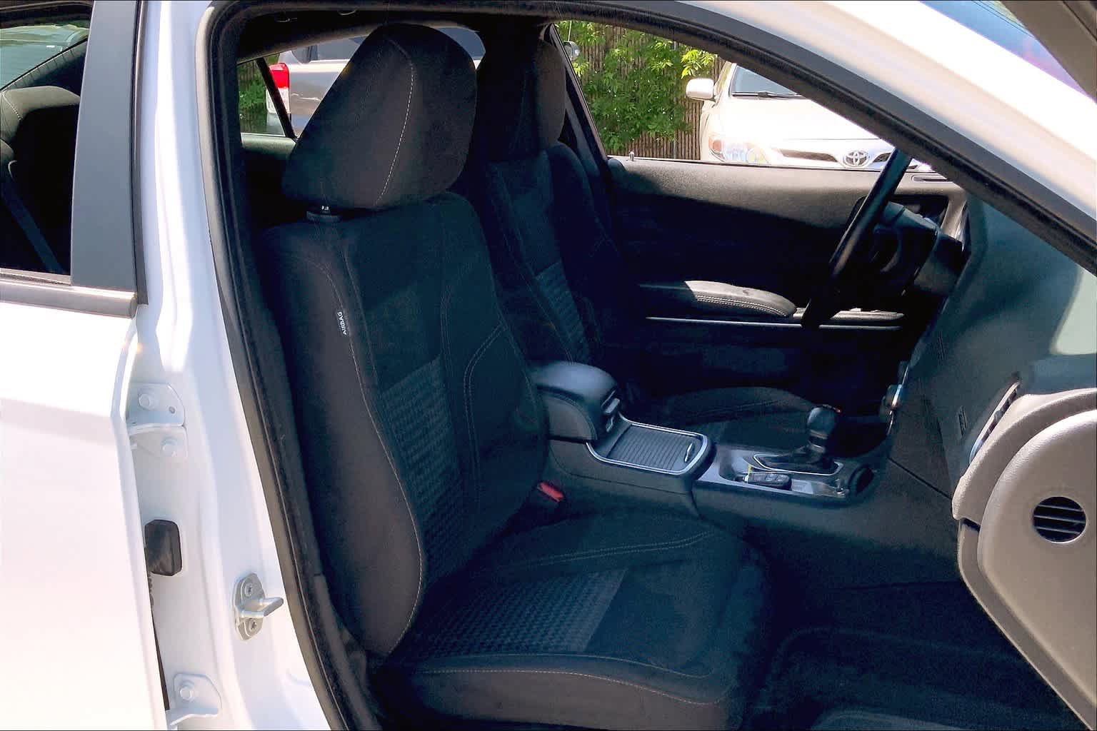 Used 2023 Dodge Charger SXT RWD image 9