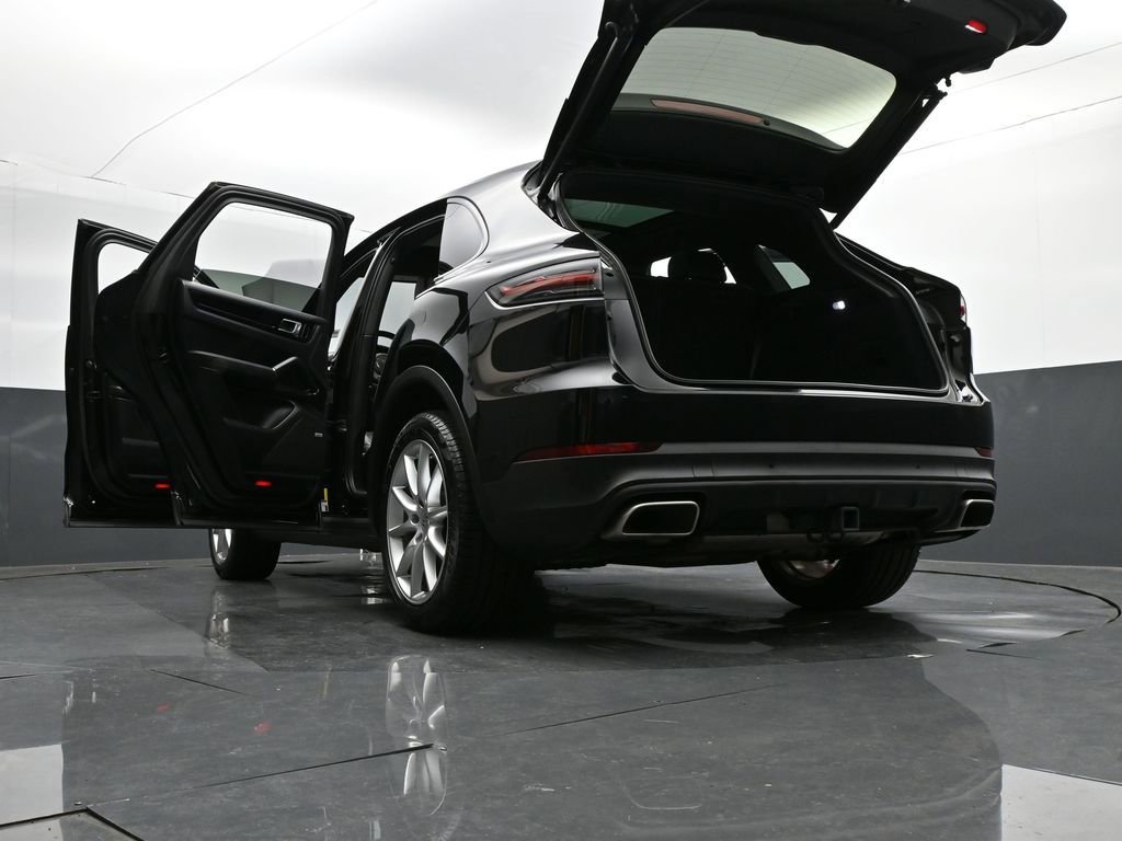 Used 2021 Porsche Cayenne image 38