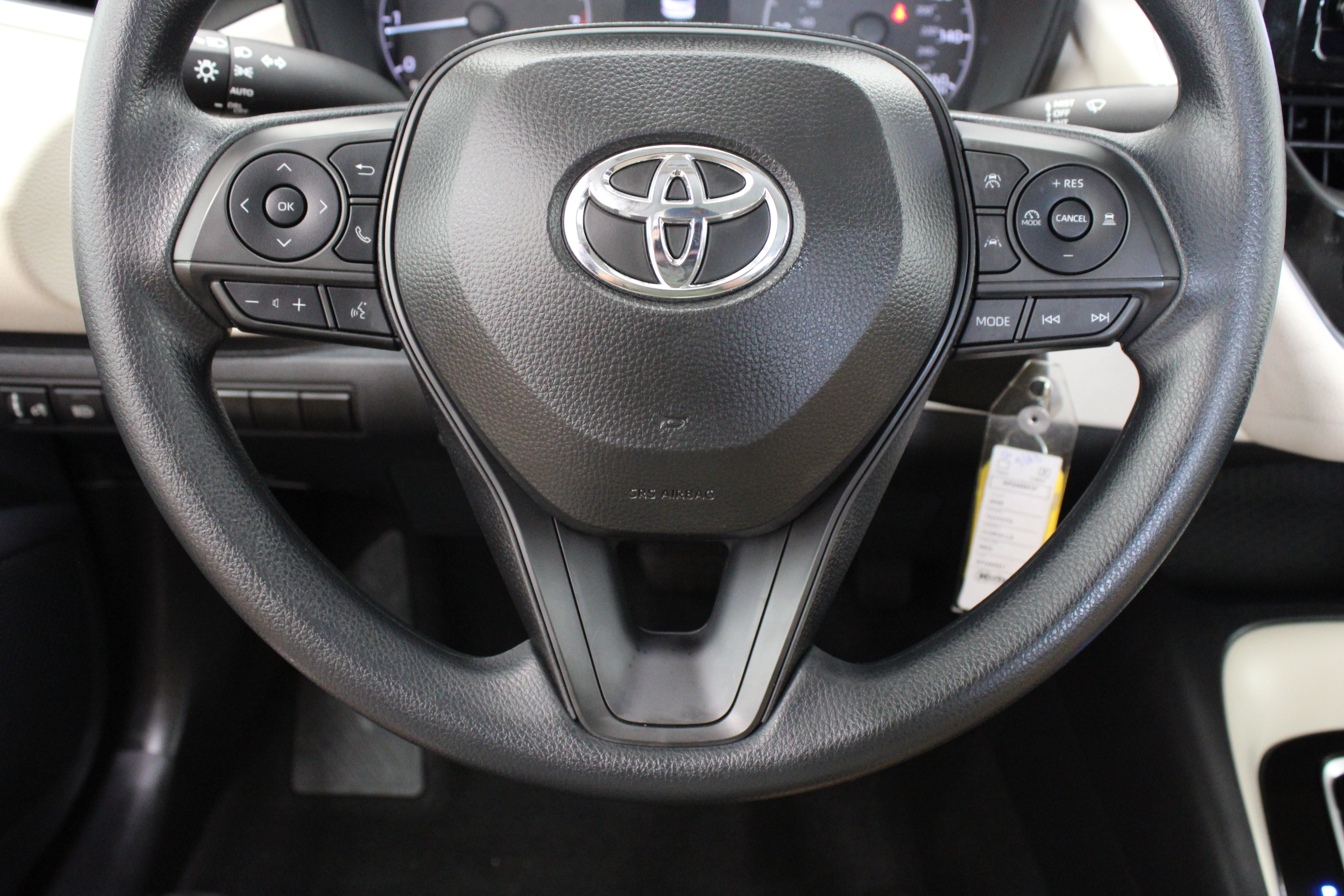 Certified 2025 Toyota Corolla LE FWD image 21