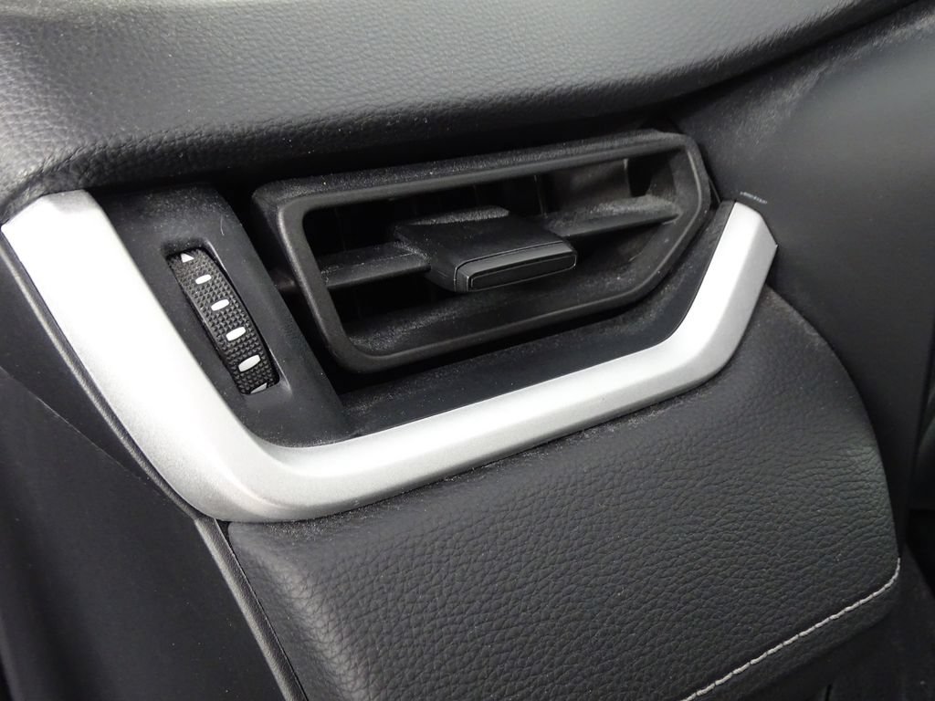 Used 2021 Toyota RAV4 LE FWD image 17