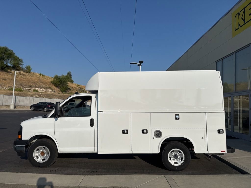 New 2024 GMC Savana 3500 w/ Power Convenience Package RWD image 3