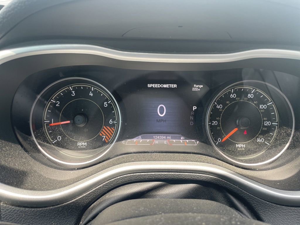 Used 2015 Jeep Cherokee Limited w/ Luxury Group FWD image 15