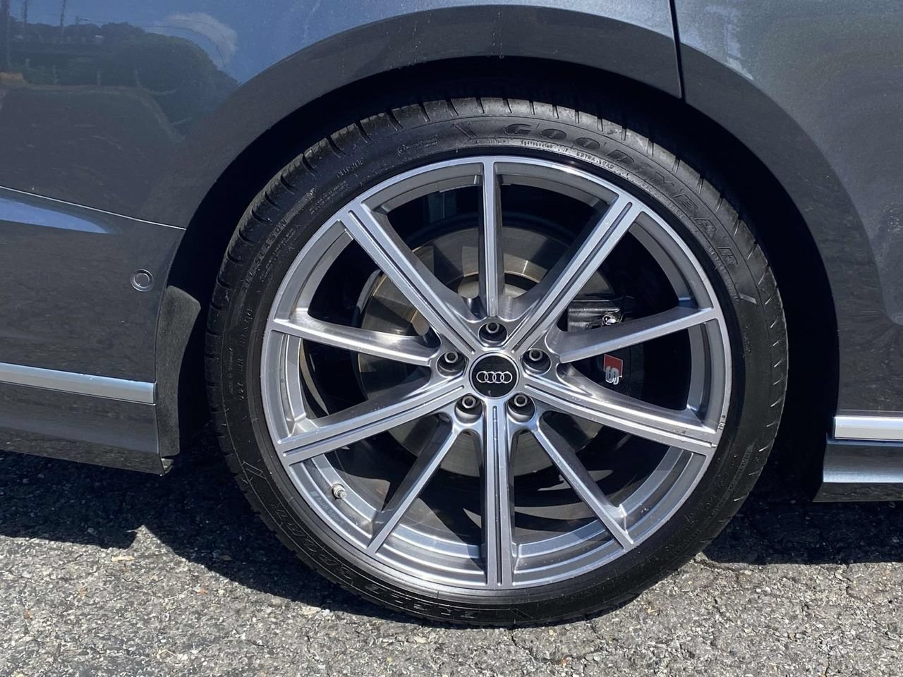 Used 2024 Audi S8 AWD/4WD image 7