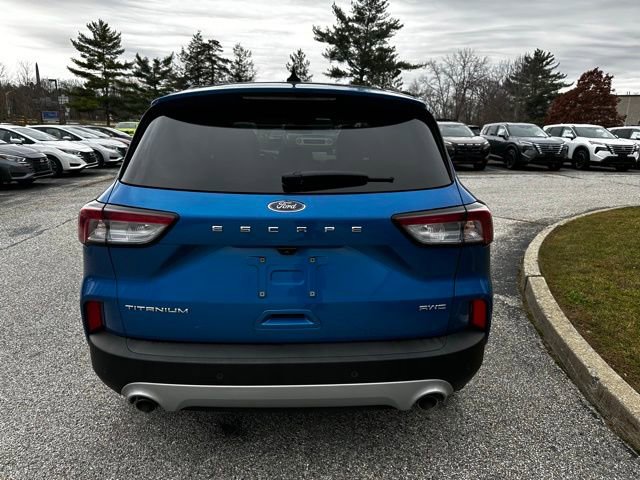 Used 2021 Ford Escape Titanium image 4