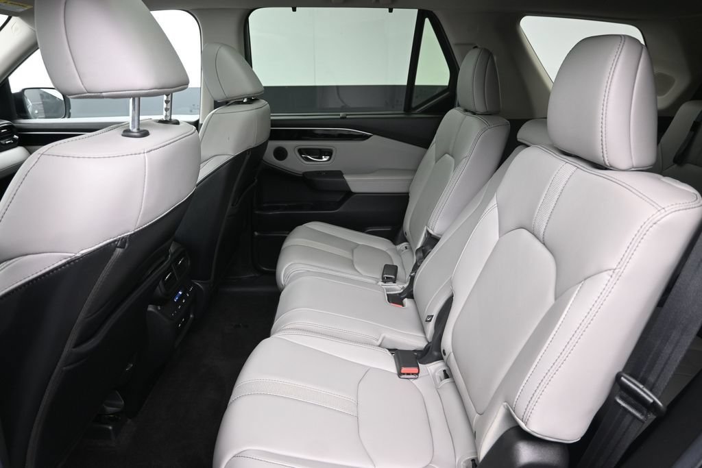 Certified 2025 Honda Pilot Touring image 26