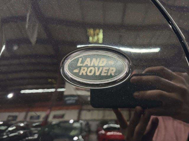 Used 2017 Land Rover Discovery HSE AWD/4WD image 13