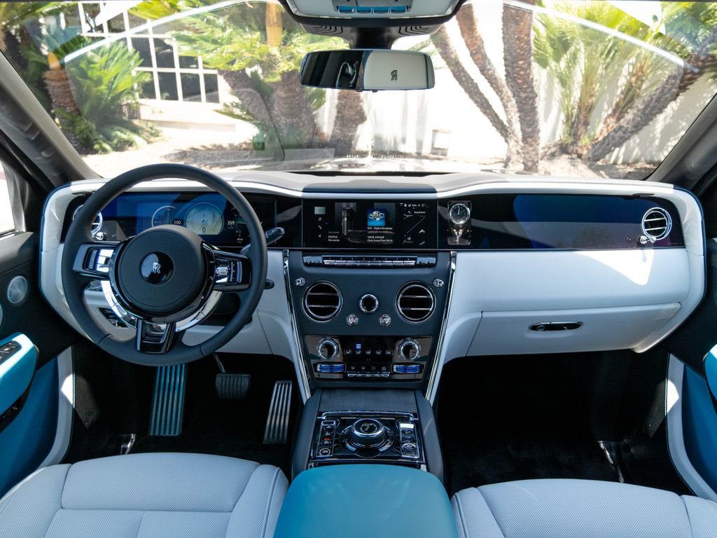 New 2026 Rolls-Royce Cullinan AWD/4WD image 4