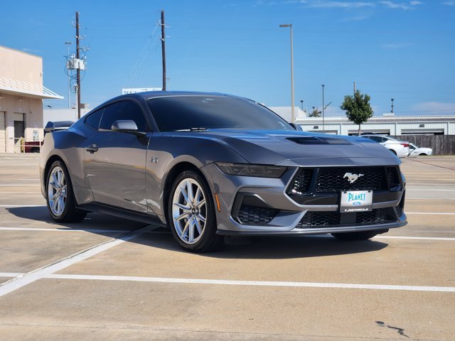 Used 2025 Ford Mustang GT Premium RWD image 3