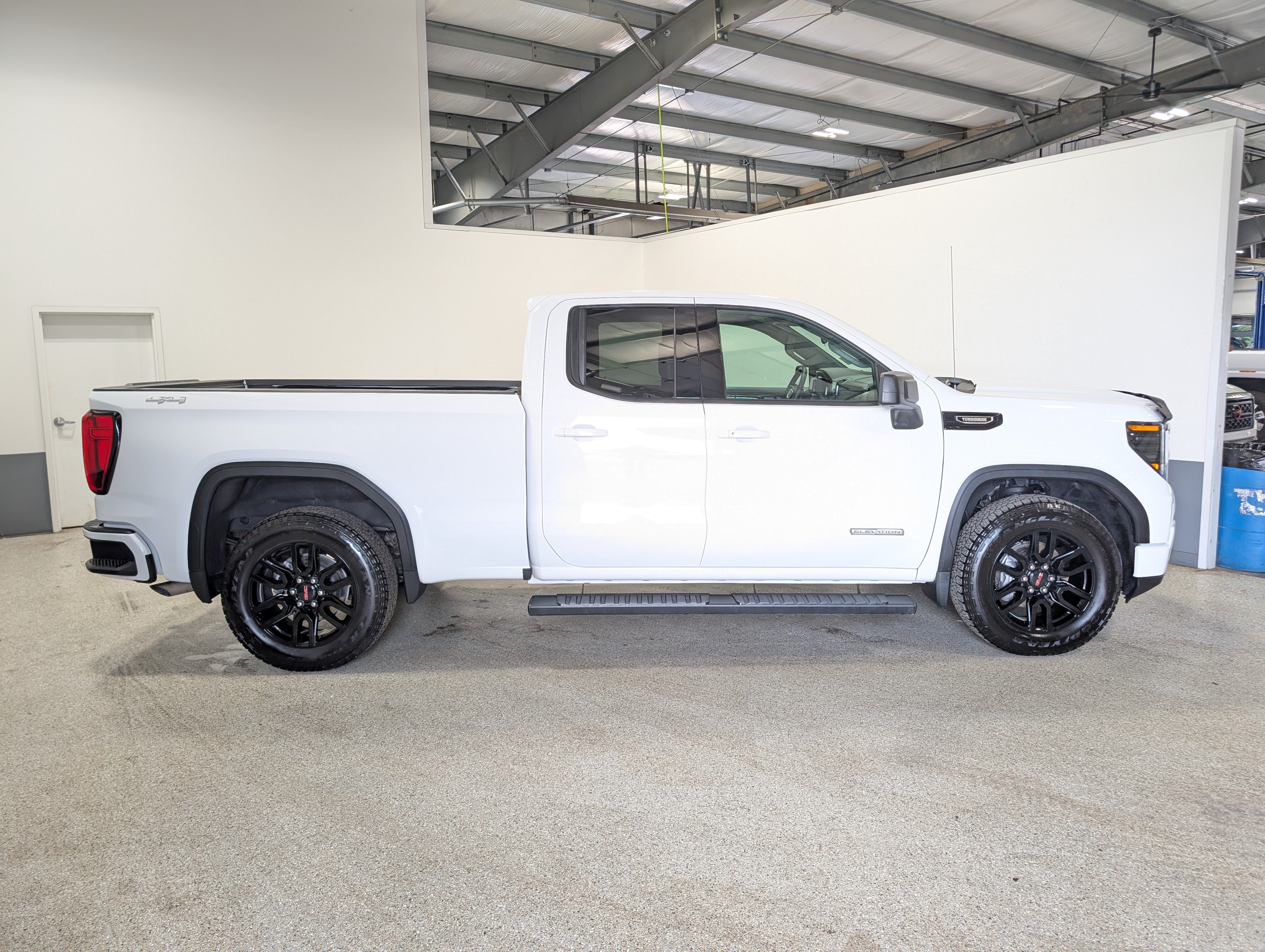 Used 2026 GMC Sierra 1500 Elevation AWD/4WD image 2