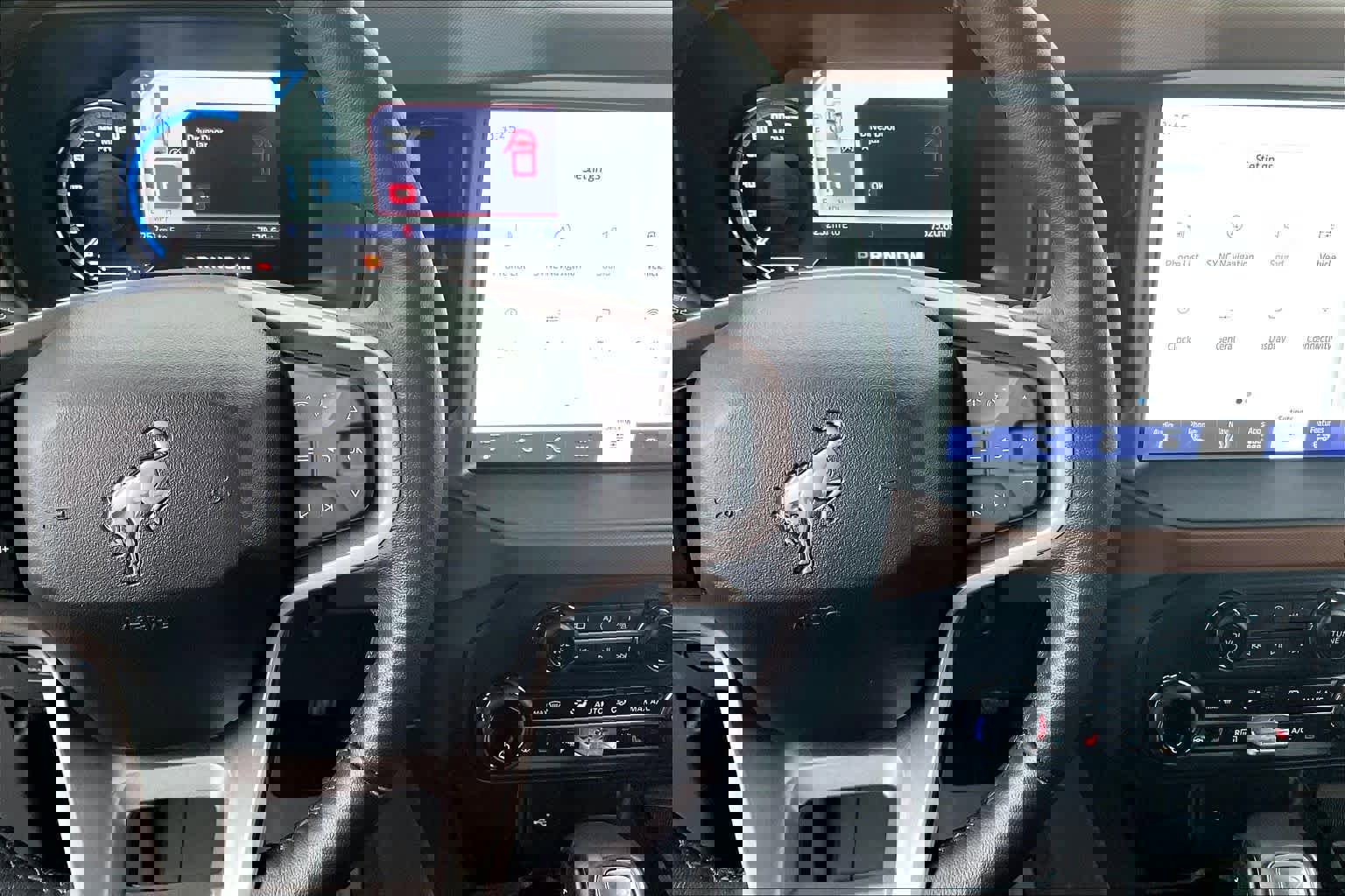 Used 2024 Ford Bronco Outer Banks image 21