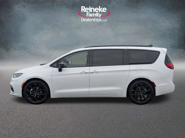 Used 2025 Chrysler Pacifica Limited FWD image 10