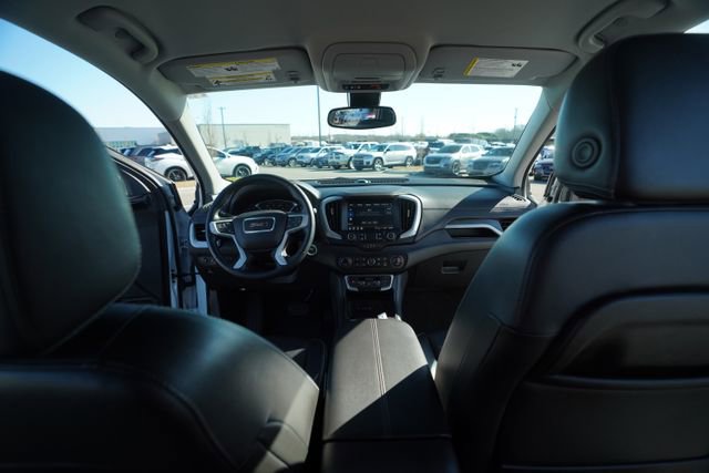 Used 2023 GMC Terrain SLT image 23