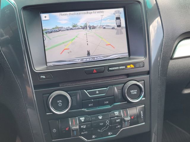 Used 2018 Ford Explorer XLT w/ Equipment Group 202A AWD/4WD image 20