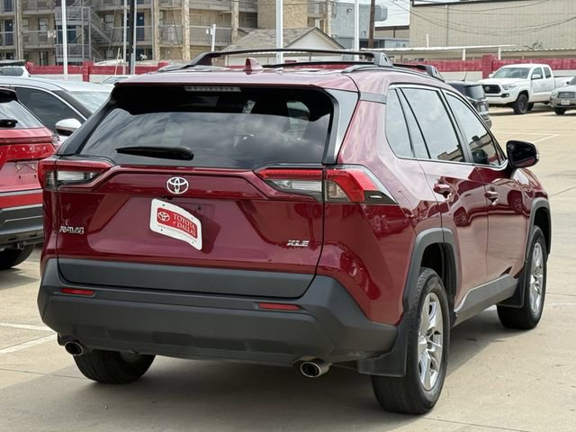 Used 2024 Toyota RAV4 XLE w/ Convenience Package FWD image 4