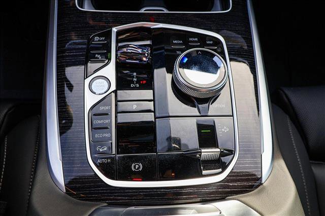 Used 2025 BMW X7 M60i w/ Executive Package image 19