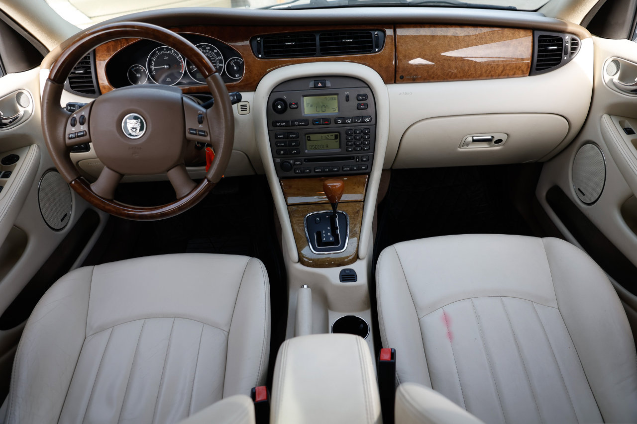 Used 2005 Jaguar X-TYPE 3.0 image 2