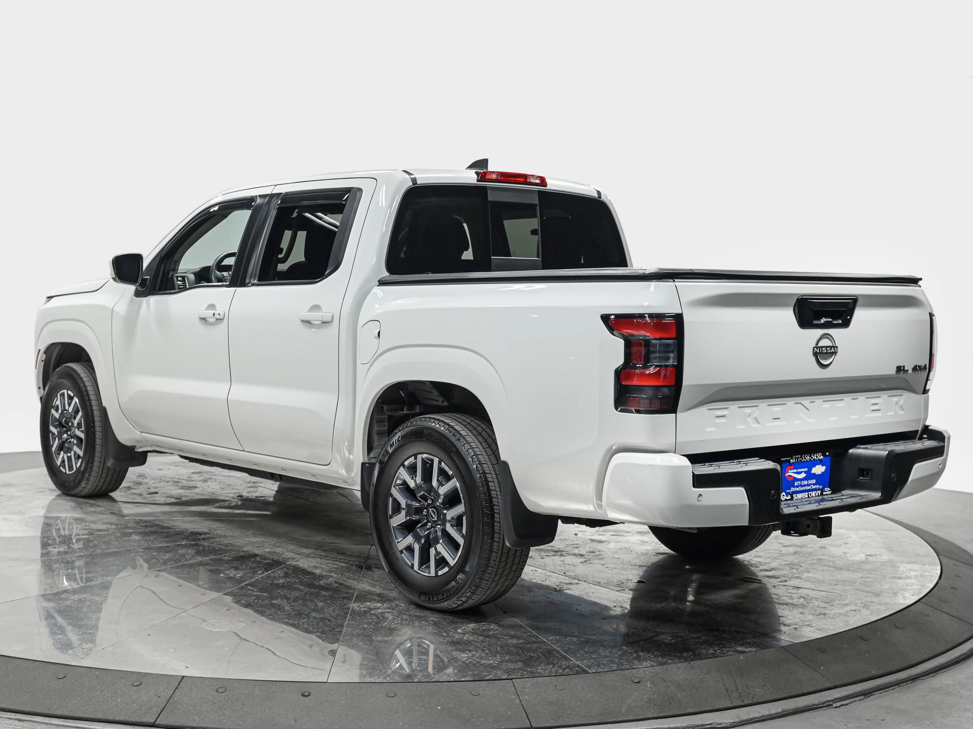 Used 2024 Nissan Frontier SL w/ Technology Package image 4