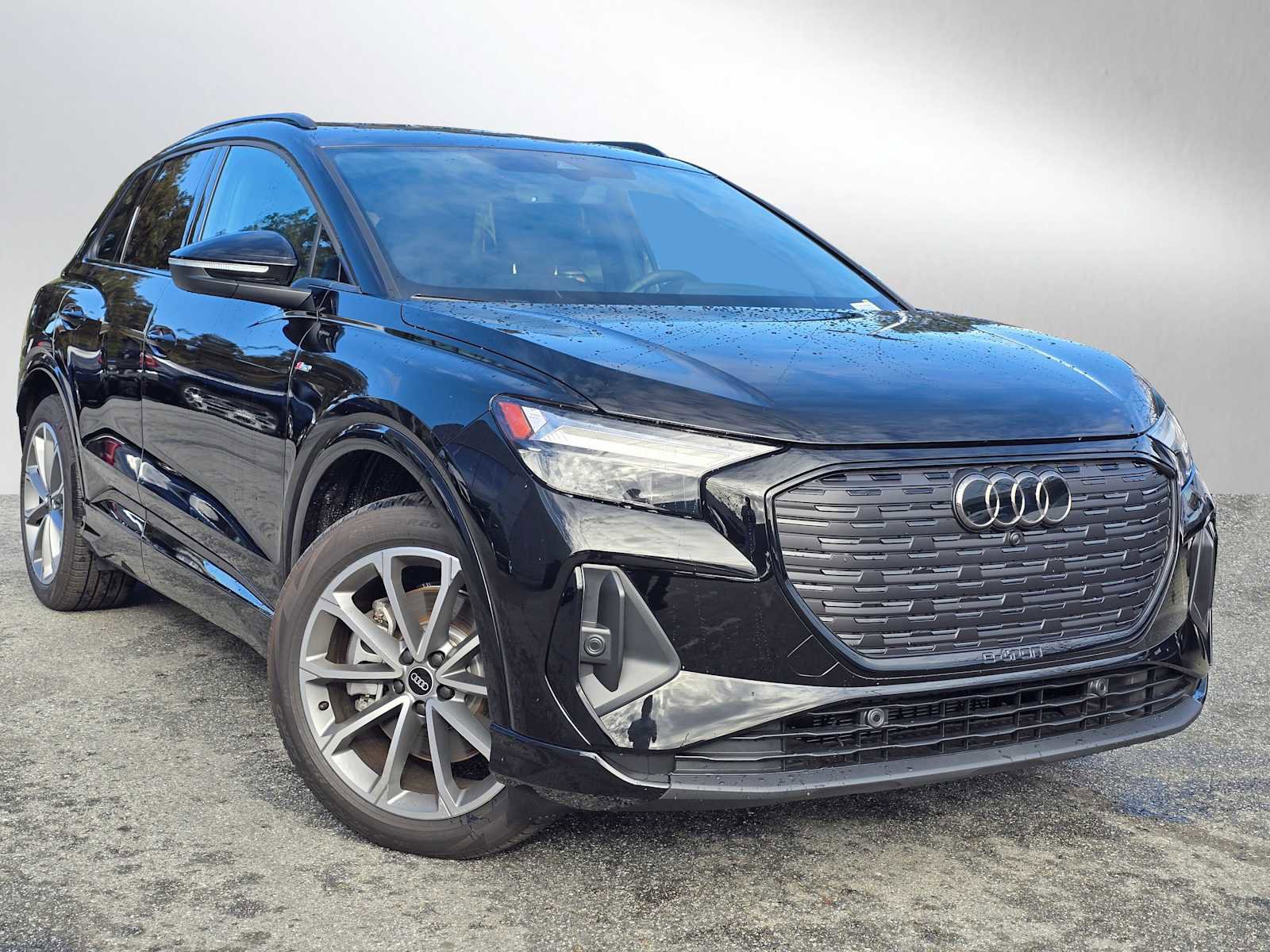 New 2026 Audi Q4 e-tron Premium image 1