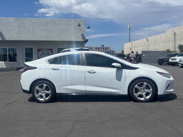 Used 2018 Chevrolet Volt LT FWD image 2