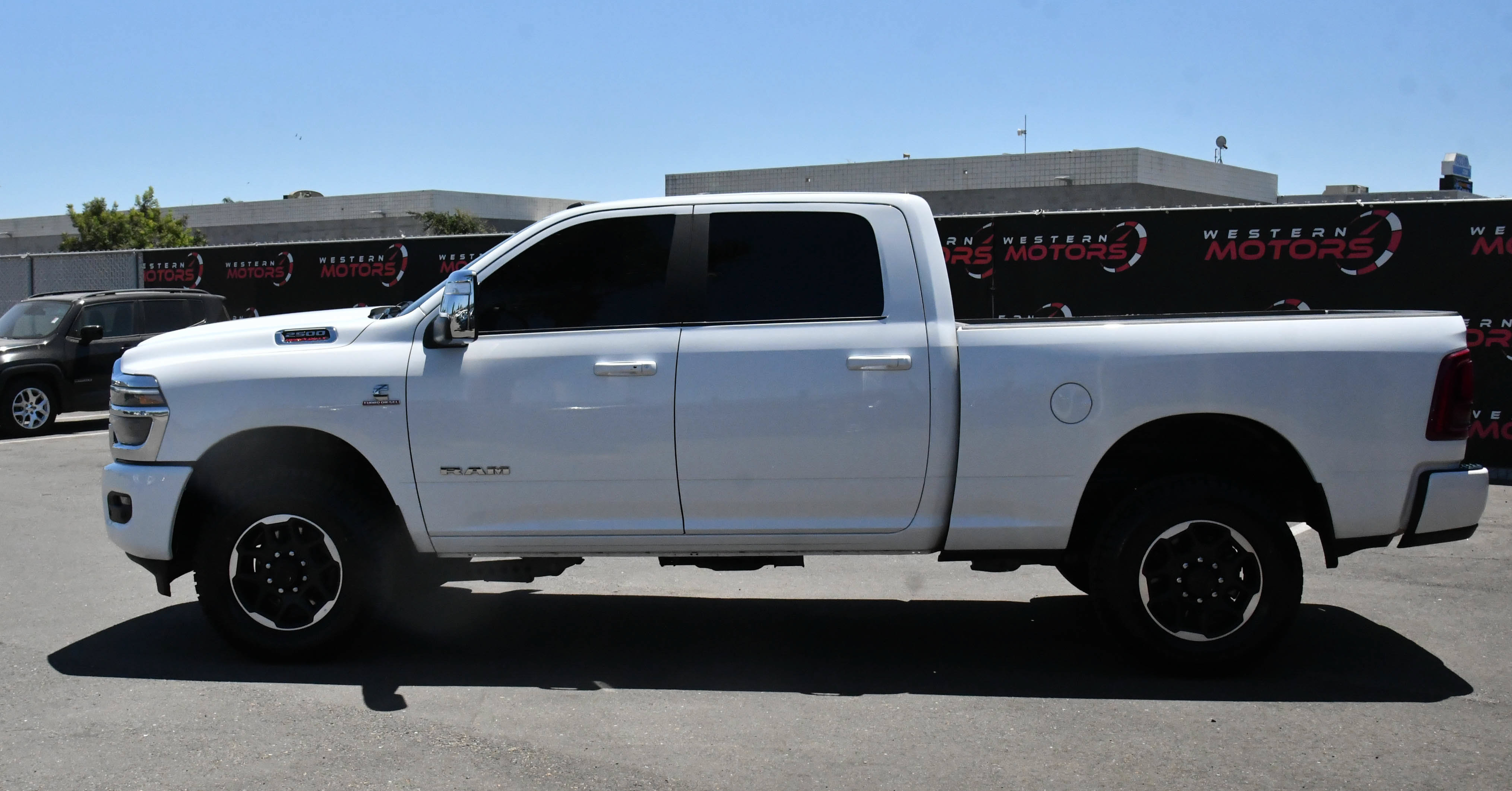 Used 2026 RAM 2500 Laramie AWD/4WD image 4